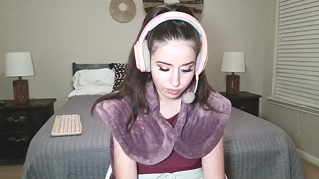 alisonfields online show from July 17, 2026, 4:41 am