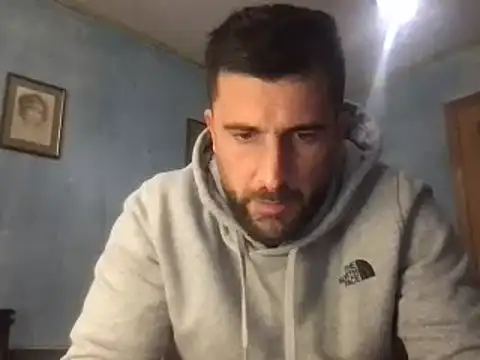 Snapshot of alex877x chatting on January 15, 2025, 11:32 am alex877x online show from January 15, 2025, 11:32 am