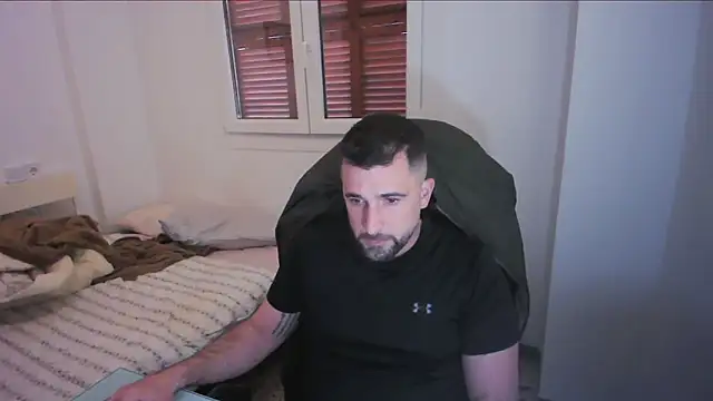 alex877x online show from April 15, 2026, 11:39 am