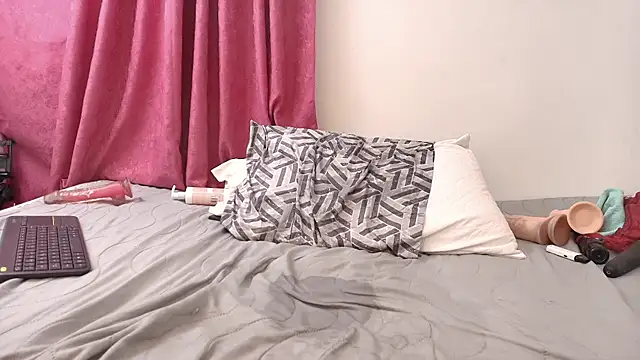 julia sweet 1 online show from January 18, 2026, 11:30 pm