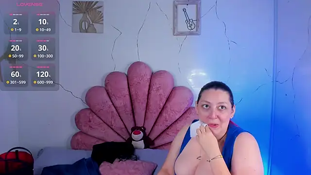 NiickyJones online show from February 13, 2026, 12:06 am