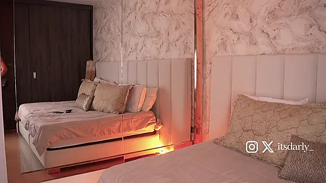 Rosalie vega online show from November 30, 2025, 3:16 pm