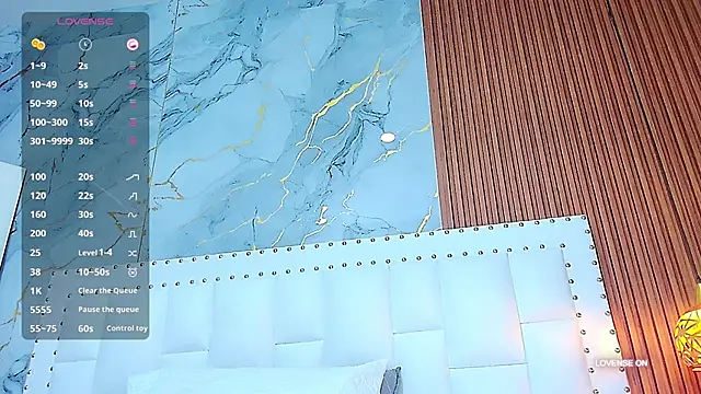 littlee emilyy  online show from January 29, 2025, 9:12 am