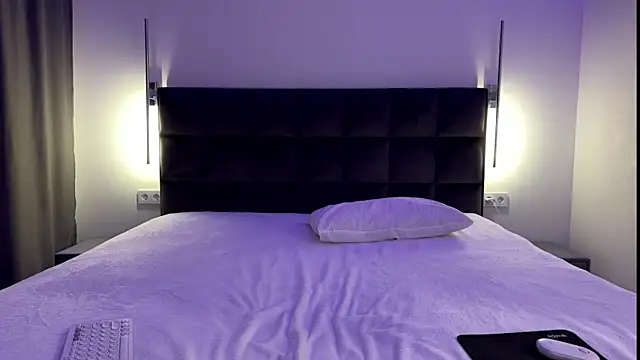 NotElis online show from December 22, 2025, 6:16 pm