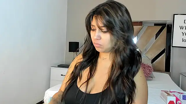 Snapshot of sharlott18 chatting on December 21, 2024, 10:50 am sharlott18 online show from December 21, 2024, 10:50 am