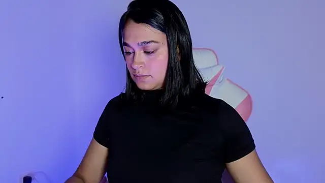 Snapshot of Celeste_Blu chatting on June 10, 2026, 5:01 pm Celeste Blu online show from June 10, 2026, 5:01 pm