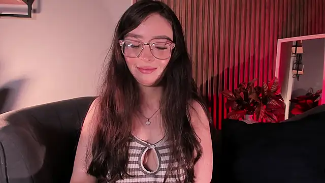 Eva Macalliter online show from April 9, 2026, 2:55 am