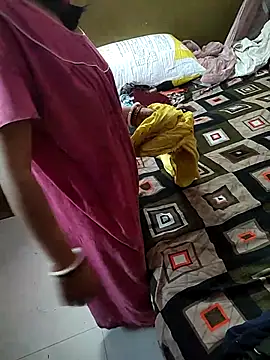 COUPLLE VILLAGE online show from March 19, 2026, 2:37 am