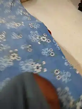 COUPLLE VILLAGE online show from April 19, 2026, 3:28 am