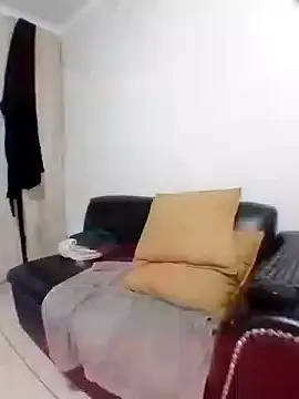 Snapshot of Yardie_bone chatting on October 15, 2025, 1:44 pm Yardie bone online show from October 15, 2025, 1:44 pm