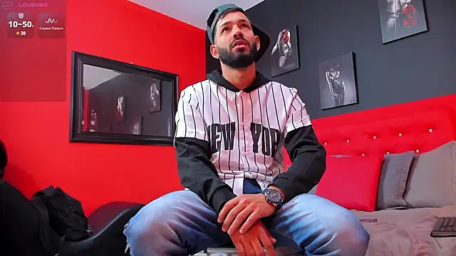 Snapshot of Thiagogomez chatting on December 29, 2024, 12:23 pm Thiagogomez online show from December 29, 2024, 12:23 pm