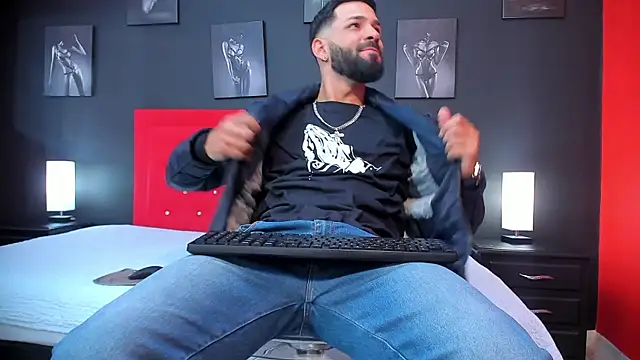 Snapshot of Thiagogomez chatting on January 10, 2025, 12:26 pm Thiagogomez online show from January 10, 2025, 12:26 pm