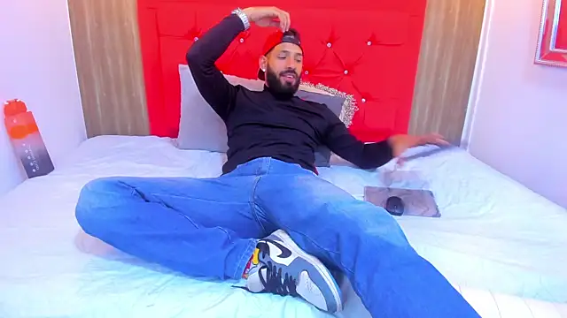 Snapshot of Thiagogomez chatting on January 24, 2025, 12:31 pm Thiagogomez online show from January 24, 2025, 12:31 pm