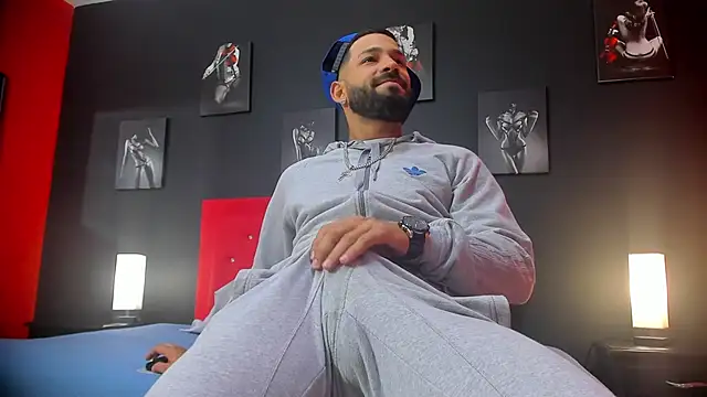 Snapshot of Thiagogomez chatting on February 20, 2025, 12:25 pm Thiagogomez online show from February 20, 2025, 12:25 pm