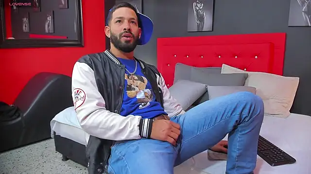 Snapshot of Thiagogomez chatting on March 3, 2025, 12:37 pm Thiagogomez online show from March 3, 2025, 12:37 pm