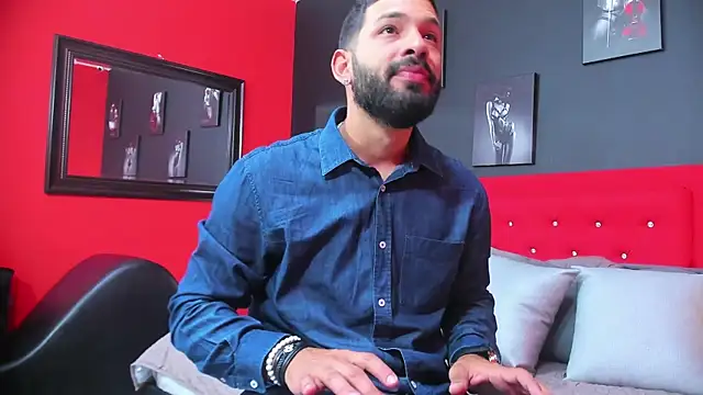 Snapshot of Thiagogomez chatting on March 8, 2025, 12:30 pm Thiagogomez online show from March 8, 2025, 12:30 pm