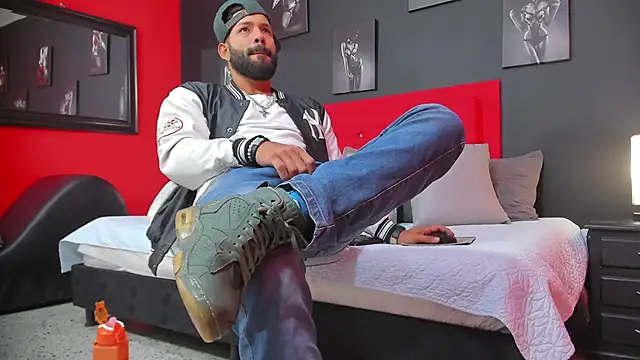 Snapshot of Thiagogomez chatting on March 13, 2025, 12:46 pm Thiagogomez online show from March 13, 2025, 12:46 pm