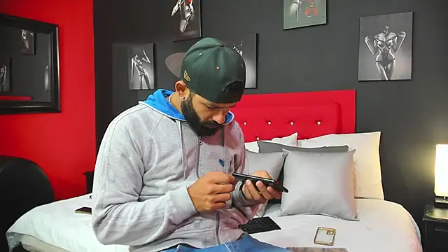 Snapshot of Thiagogomez chatting on March 22, 2025, 12:25 pm Thiagogomez online show from March 22, 2025, 12:25 pm