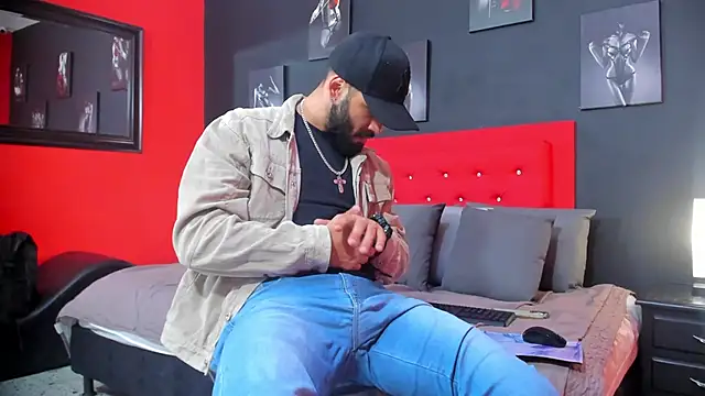 Snapshot of Thiagogomez chatting on September 10, 2025, 12:27 pm Thiagogomez online show from September 10, 2025, 12:27 pm