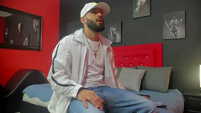 Snapshot of Thiagogomez chatting on September 26, 2025, 12:20 pm Thiagogomez online show from September 26, 2025, 12:20 pm