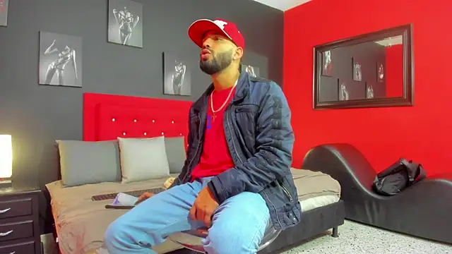 Snapshot of Thiagogomez chatting on October 22, 2025, 12:38 pm Thiagogomez online show from October 22, 2025, 12:38 pm