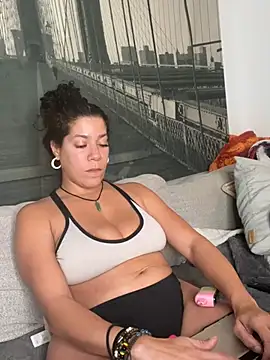 Bigbuttbrooklynn online show from February 19, 2025, 6:44 am