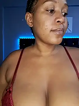 Snapshot of Toya_P chatting on January 24, 2025, 5:00 pm Toya P online show from January 24, 2025, 5:00 pm