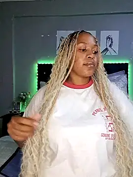 Snapshot of Toya_P chatting on February 27, 2025, 8:31 pm Toya P online show from February 27, 2025, 8:31 pm