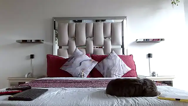 hellen martin online show from March 6, 2025, 9:31 pm