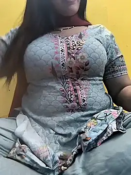 Snapshot of lovely_zara chatting on December 19, 2024, 10:13 am lovely zara online show from December 19, 2024, 10:13 am