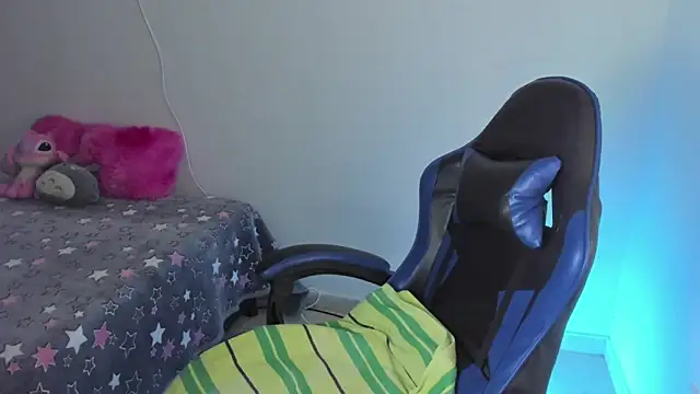 Snapshot of roseliam25 chatting on February 28, 2026, 2:07 pm roseliam25 online show from February 28, 2026, 2:07 pm