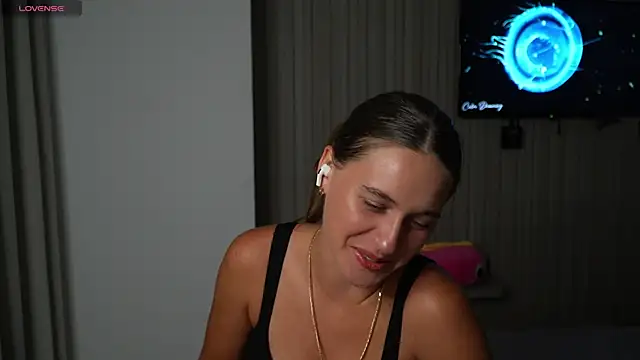 HarleyDeess online show from June 24, 2026, 7:46 pm
