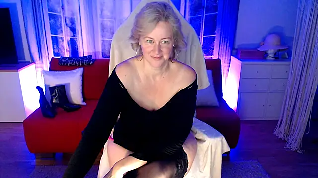 Snapshot of MarleneBloem chatting on October 3, 2025, 5:26 am MarleneBloem online show from October 3, 2025, 5:26 am