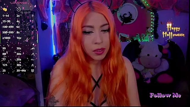 ValentinaMiller  online show from October 27, 2025, 5:50 pm