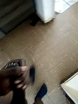 Snapshot of ElonDeking chatting on November 19, 2025, 6:35 am ElonDeking online show from November 19, 2025, 6:35 am