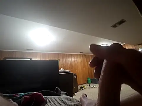 Travislovescum online show from November 18, 2025, 3:12 am