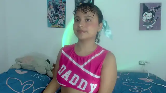 Snapshot of lou_cute chatting on January 19, 2025, 10:06 pm lou cute online show from January 19, 2025, 10:06 pm