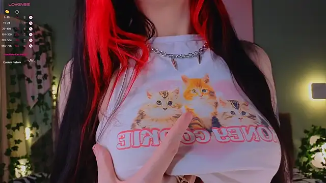 Snapshot of TristaRoht chatting on January 12, 2025, 9:08 pm TristaRoht online show from January 12, 2025, 9:08 pm