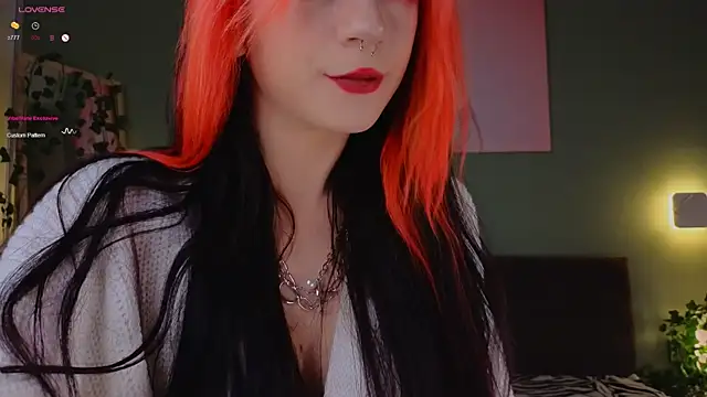 Snapshot of TristaRoht chatting on January 31, 2025, 3:22 pm TristaRoht online show from January 31, 2025, 3:22 pm