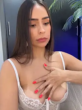 Mau White online show from February 2, 2026, 9:02 pm