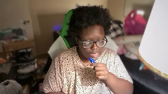 Yagurl  west online show from December 20, 2025, 6:09 am