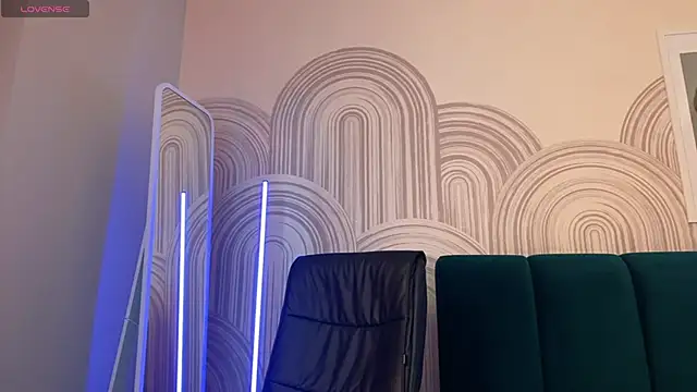 viviann evans online show from April 16, 2026, 1:06 am