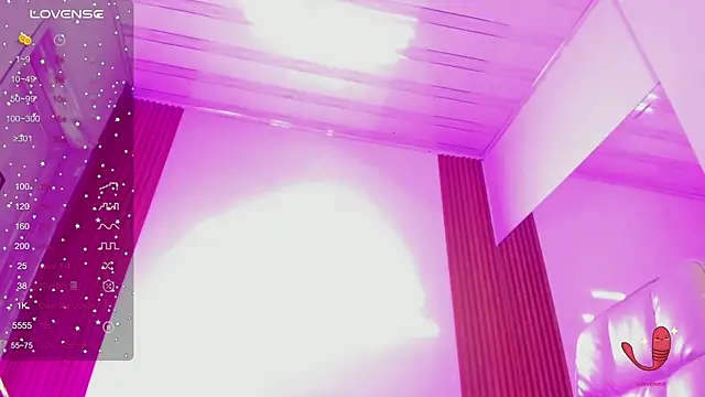 sweetlolihot  online show from October 15, 2025, 7:52 am