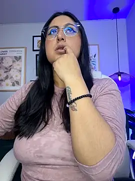 Snapshot of Amber_gold_ chatting on February 14, 2025, 12:57 pm Amber gold online show from February 14, 2025, 12:57 pm