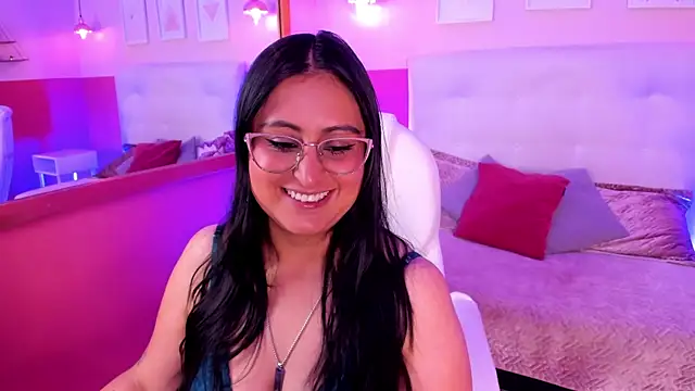 Snapshot of Amber_gold_ chatting on June 4, 2026, 3:23 am Amber gold online show from June 4, 2026, 3:23 am