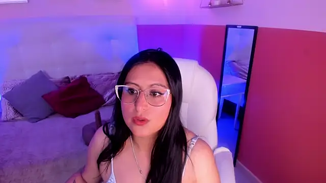 Snapshot of Amber_gold_ chatting on June 6, 2026, 1:32 am Amber gold online show from June 6, 2026, 1:32 am