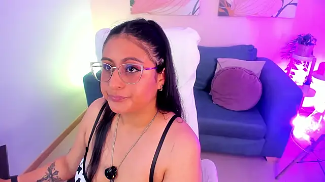 Snapshot of Amber_gold_ chatting on July 17, 2026, 4:30 am Amber gold online show from July 17, 2026, 4:30 am