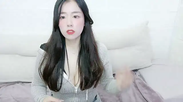 Snapshot of Arisa__ chatting on January 18, 2025, 2:25 am Arisa online show from January 18, 2025, 2:25 am