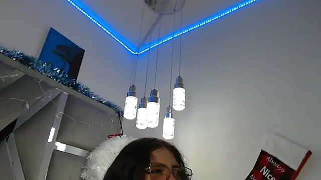 Snapshot of Paola_Lyon_ chatting on January 3, 2025, 9:57 pm Paola Lyon online show from January 3, 2025, 9:57 pm