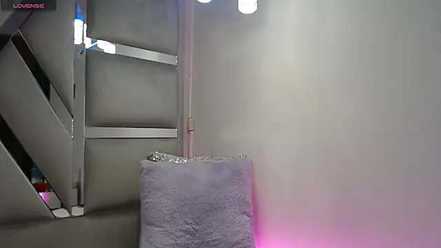 Snapshot of Paola_Lyon_ chatting on March 15, 2025, 7:27 pm Paola Lyon online show from March 15, 2025, 7:27 pm